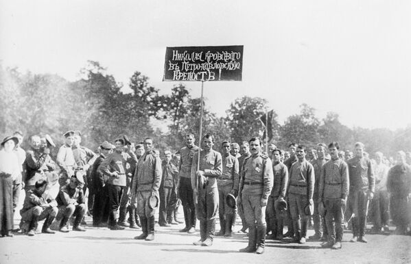 Военный праздник на Матросском поле. Май 1917 года. Петроград