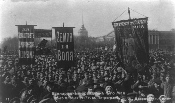 Всенародный праздник 1-го мая на Дворцовой площади. 18 апреля 1917, Петроград