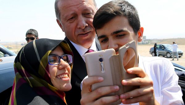 Селфи с президентом Турции Реджепом Тайипом Эрдоганом