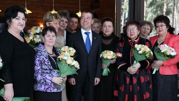 Дмитрий Медведев во время встречи с женщинами - представительницами различных профессий