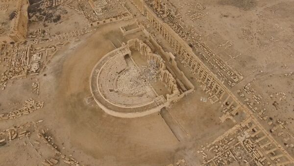 Древний амфитеатр в освобожденной от боевиков Пальмире. Съемка с дрона