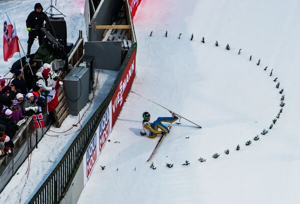 Юрий Тепес (Словакия) в командных соревнованиях среди мужчин по прыжкам с большого трамплина на чемпионате мира по лыжным видам спорта Lahti2017 в финском Лахти