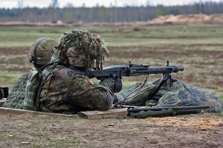 Солдаты вооруженных сил Германии во время учений Saber Strike-2016 Солдаты вооруженных сил Германии во время учений Saber Strike-2016