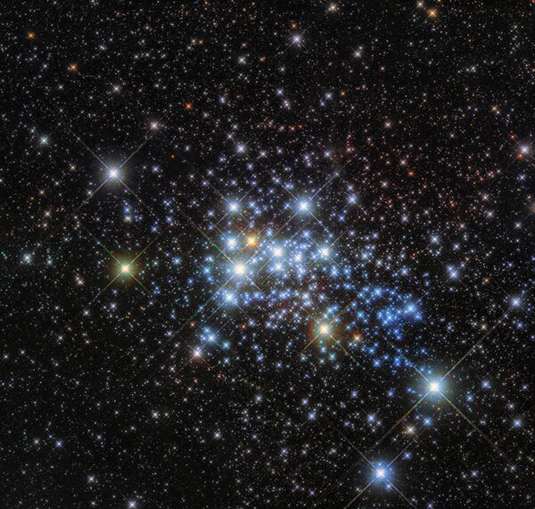 Звезда Westerlund 1-26, самая большая звезда Млечного Пути