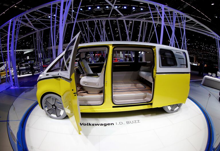 Автомобиль Volkswagen I.D. Buzz на Женевском международном автосалоне