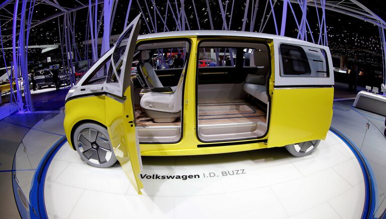 Автомобиль Volkswagen I.D. Buzz на Женевском международном автосалоне