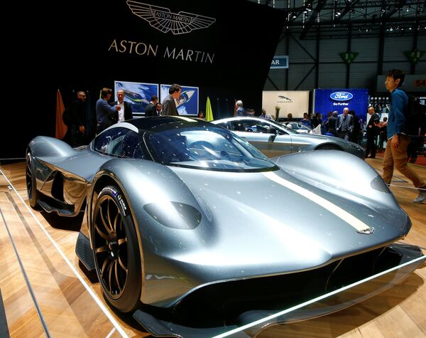 Автомобиль Aston Martin Valkyrie на Женевском международном автосалоне