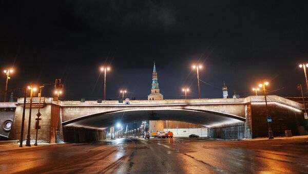 Кремлевская набережная в Москве. Архивное фото