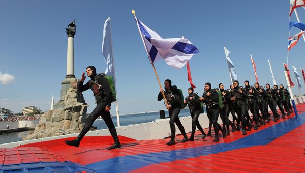 Колонна подводного десанта на параде в честь Дня Военно-морского флота России в Севастополе