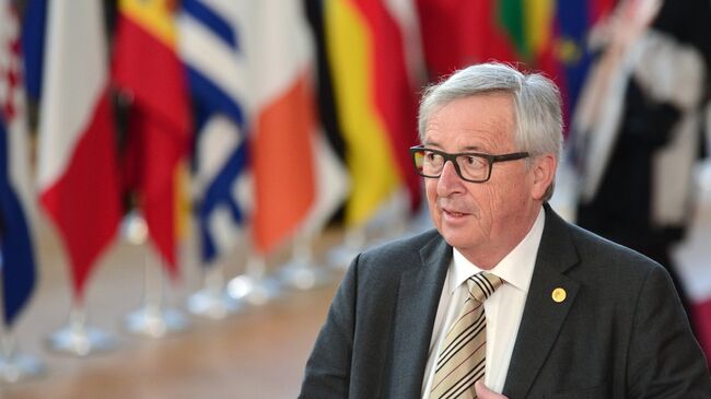 Председатель Европейской комиссии Жан-Клод Юнкер перед началом встречи глав государств и правительств стран Евросоюза в Брюсселе. 9 марта 2017