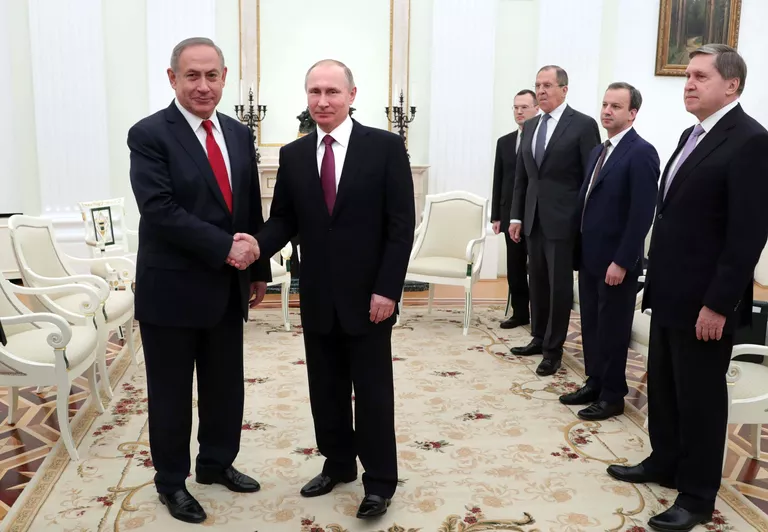 Президент РФ Владимир Путин и премьер-министр Израиля Биньямин Нетаньяху во время встречи. 9 марта 2017 Президент РФ Владимир Путин и премьер-министр Израиля Биньямин Нетаньяху во время встречи. 9 марта 2017