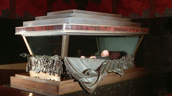 Ленин фото в мавзолее москва