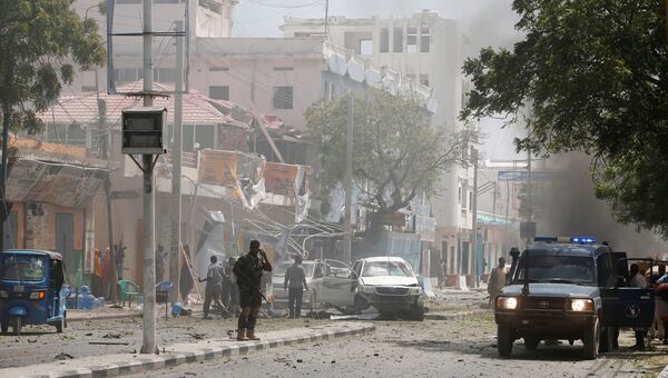 На месте взрыва возле отеля Wehliye в Могадишо, Сомали. 13 марта 2017