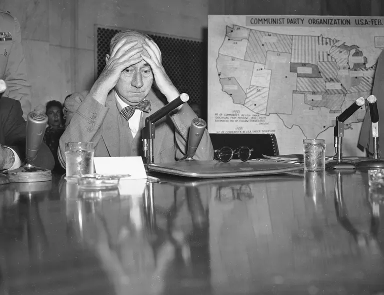 Сенатор Джозеф Маккарти в Вашингтоне. 1954 год Сенатор Джозеф Маккарти в Вашингтоне. 1954 год
