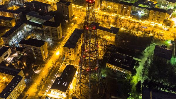 Вечерний вид на Шуховскую башню в Москве