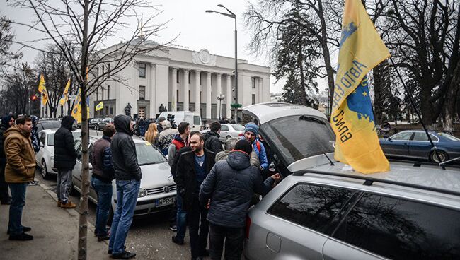 Активисты АвтоЕвроСилы пикетируют Раду