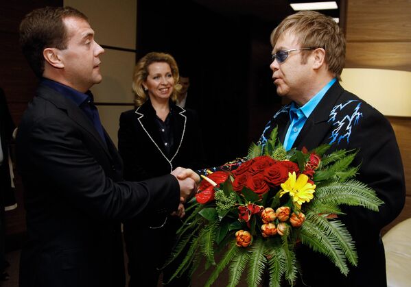 Дмитрий Медведев с супругой Светланой посетили концерт Элтона Джона, 12 декабря 2010