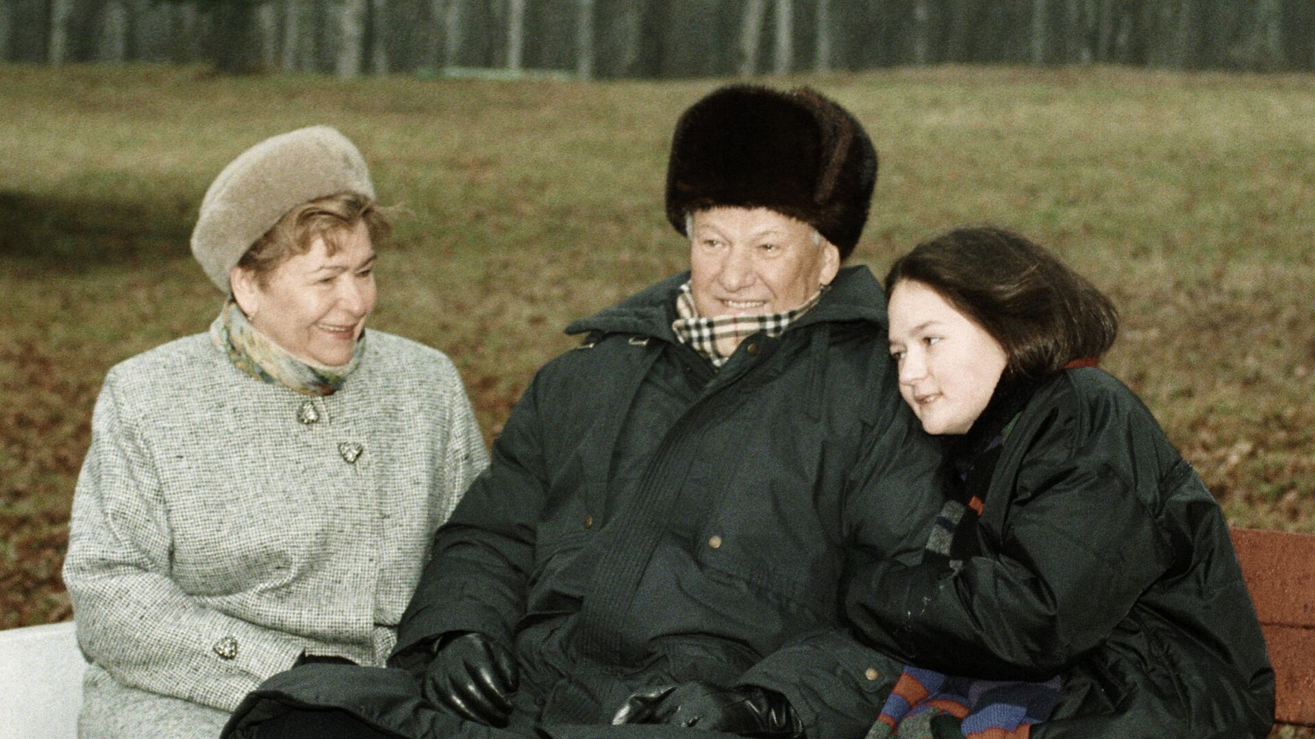 Внучка которой не было. Наина Ельцина с внучкой. Наина Ельцина 1990.