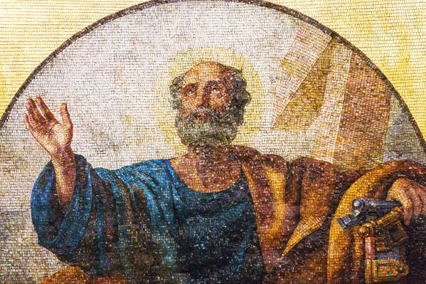 Мозаика с изображением апостола Петра в интерьере Исаакиевского собора