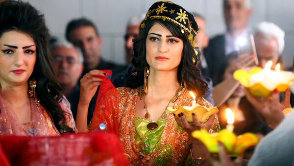 Показ мод сирийских курдов в городе Эль-Камышлы, Сирия