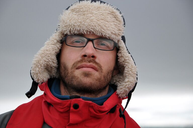 Александр Кирилов убежден: для того чтобы стать хорошим руководителем, нужно долгие годы работать в резервате, пройти все ступени развития — от специалиста до ведущего специалиста, от начальника отдела до заместителя директора. Александр Кирилов убежден: для того чтобы стать хорошим руководителем, нужно долгие годы работать в резервате, пройти все ступени развития — от специалиста до ведущего специалиста, от начальника отдела до заместителя директора.