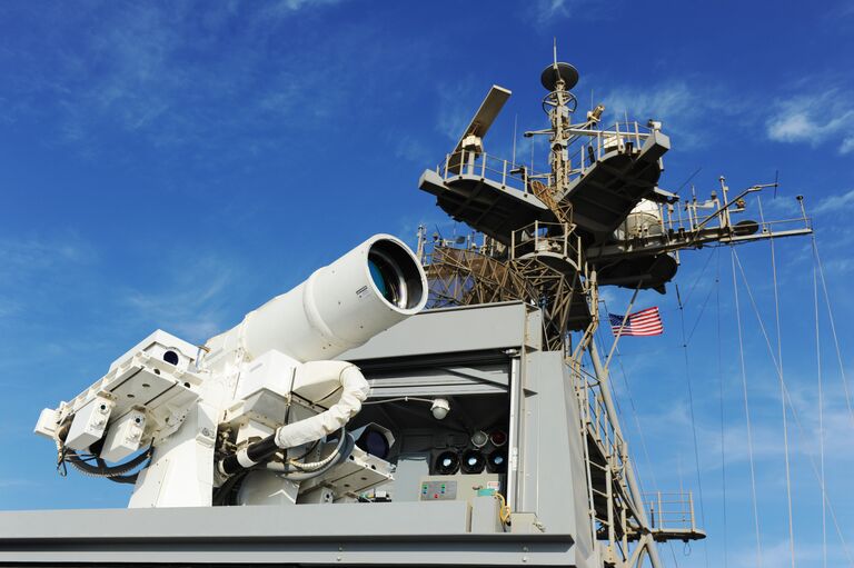 Лазерная пушка, установленная на борту корабля USS Ponce Лазерная пушка, установленная на борту корабля USS Ponce