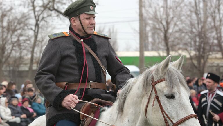 Участник театрализованной постановки Парад эпох на фестивале Крымская весна в селе Мирное Симферопольского района Республики Крым