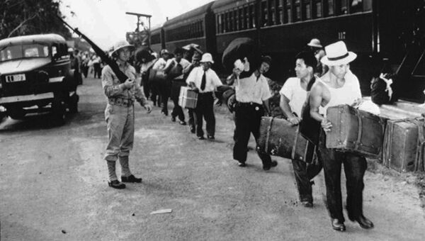 Интернирование японцев в США. 1942 год
