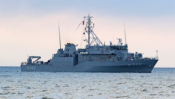 Корабль соединения постоянной военно-морской противоминной группы НАТО в порту Одессы