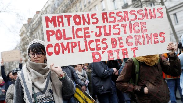 Акция протеста в Париже против произвола полиции. 19 марта 2017 года