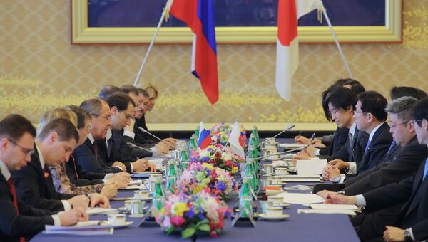 Министр иностранных дел Японии Фумио Кисида и министр иностранных дел РФ Сергей Лавров во время встречи в Японии. 20 марта 2017