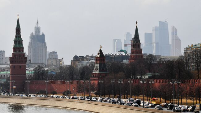 Московский Кремль и Кремлевская набережная. Архивное фото