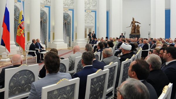 Встреча президента России Врадимира Путина с членами Общественной палаты. Архивное фото