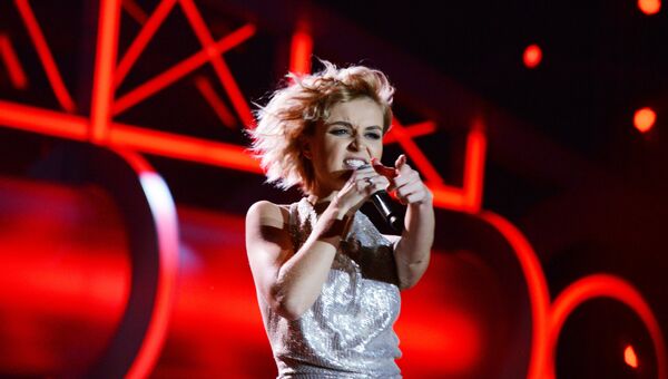 Певица Полина Гагарина выступает на музыкальном фестивале Песня года 2014 в СК Олимпийский