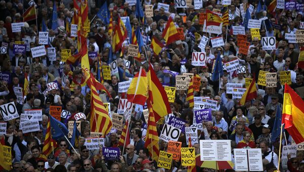 Массовые манифестации в защиту единства Каталонии и Испании в Барселоне. 19 марта 2017 года