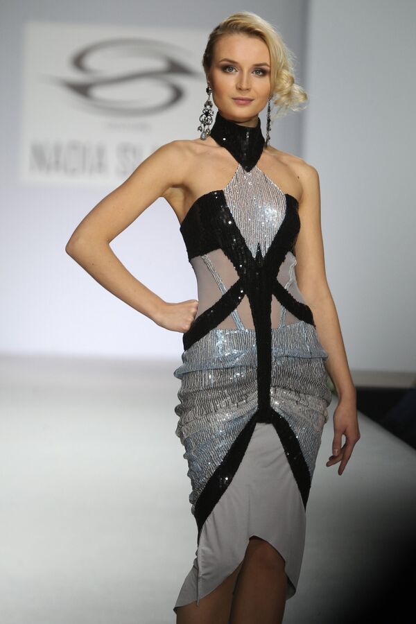 Певица Полина Гагарина выступила в качестве модели на показе коллекции Весна-лето 2011 Дома моды NADIA SLAVINA