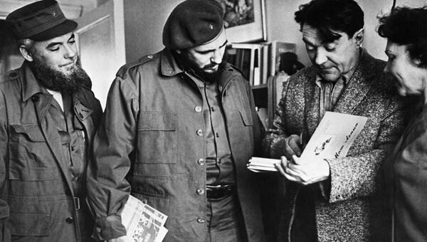 Первый секретарь ЦК КП Кубы Фидель Кастро в гостях у писателя Бориса Полевого