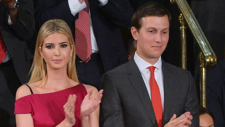 Советник Белого дома Джаред Кушнер и его жена Иванка Трамп Советник Белого дома Джаред Кушнер и его жена Иванка Трамп