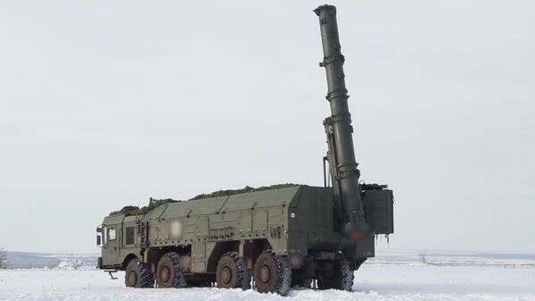 Групповые пуски по аэродрому противника - учения Искандеров-М под Оренбургом Групповые пуски по аэродрому противника - учения Искандеров-М под Оренбургом
