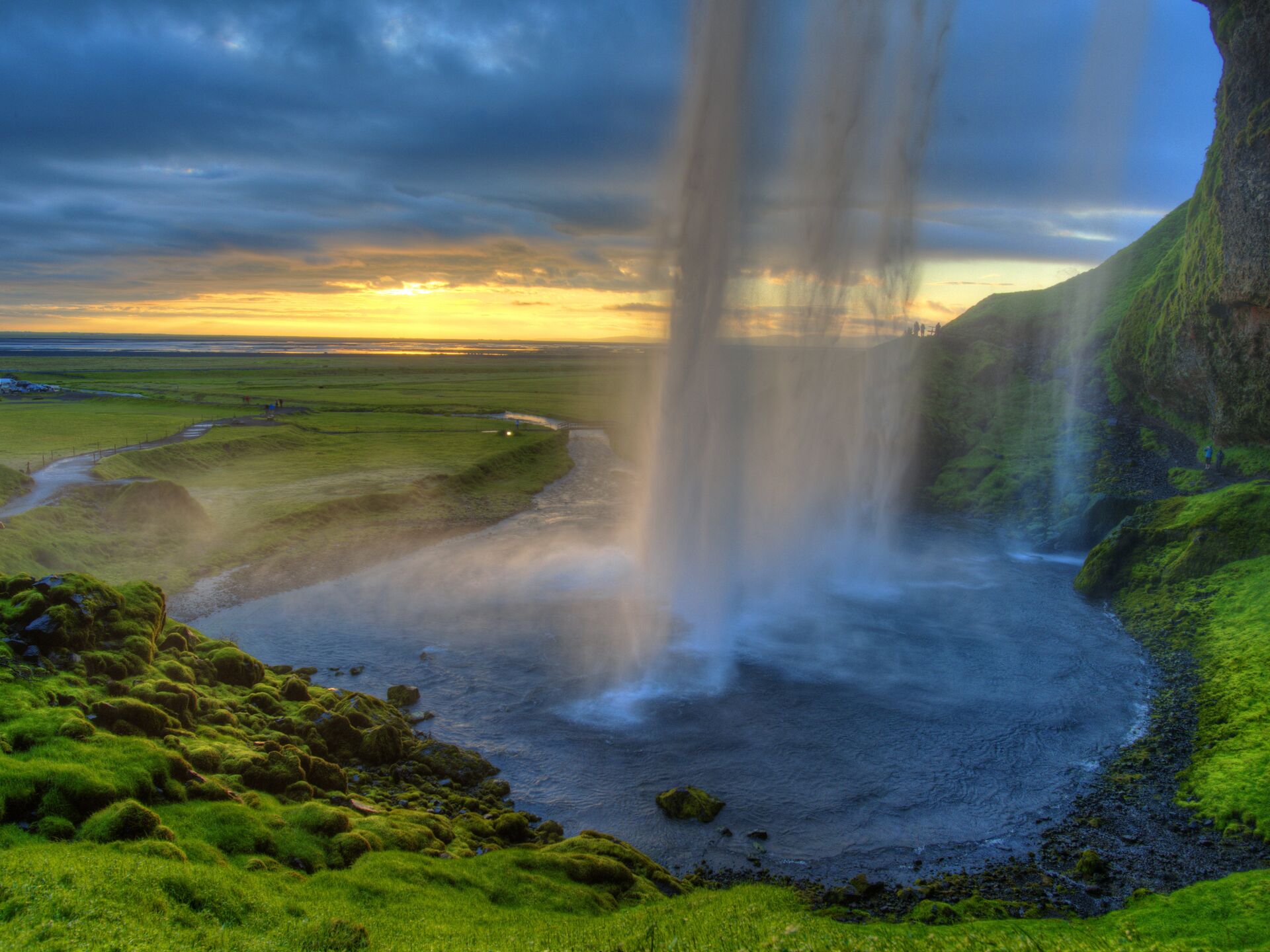 Самые красивые медленно. Сельяландсфосс Исландия. Озеро Сельяландсфосс. Водопад Бигар Румыния. Самый красивый водопад в мире.
