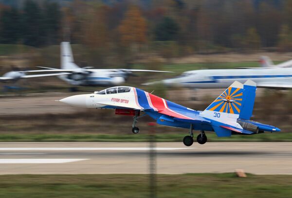 Самолет Су-30СМ авиационной группы Русские Витязи Самолет Су-30СМ авиационной группы Русские Витязи