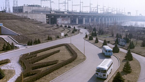Вид на Волжскую ГЭС имени XXII съезда КПСС