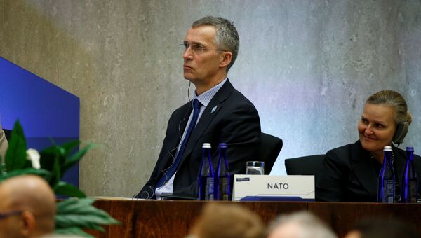 Генеральный секретарь НАТО Йенс Столтенберг во время встречи представителей международной коалиции по борьбе с террористической группировкой Исламское государство. 22 марта 2017