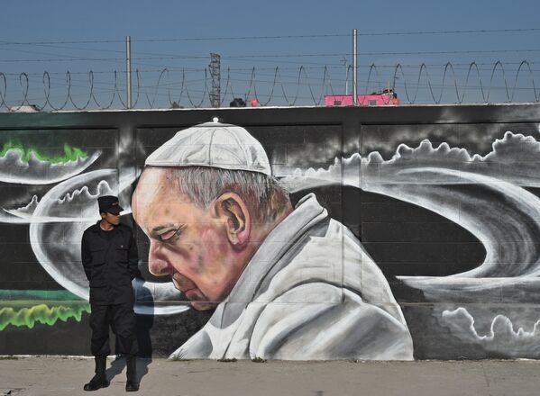 Граффити с изображением Папы римского Франциска в Экатепеке, Мексика