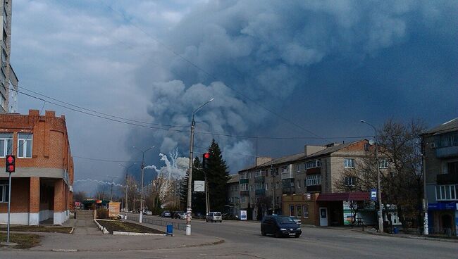 Пожар на складе боеприпасов в городе Балаклея Харьковской области. Архивное фото