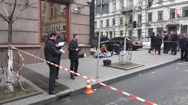 Кадры с места убийства экс-депутата Госдумы РФ Дениса Вороненкова в Киеве Кадры с места убийства экс-депутата Госдумы РФ Дениса Вороненкова в Киеве