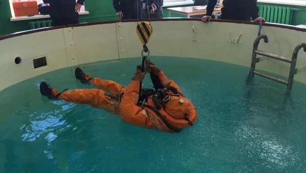 Новое спасательное снаряжение подводника испытают до конца года