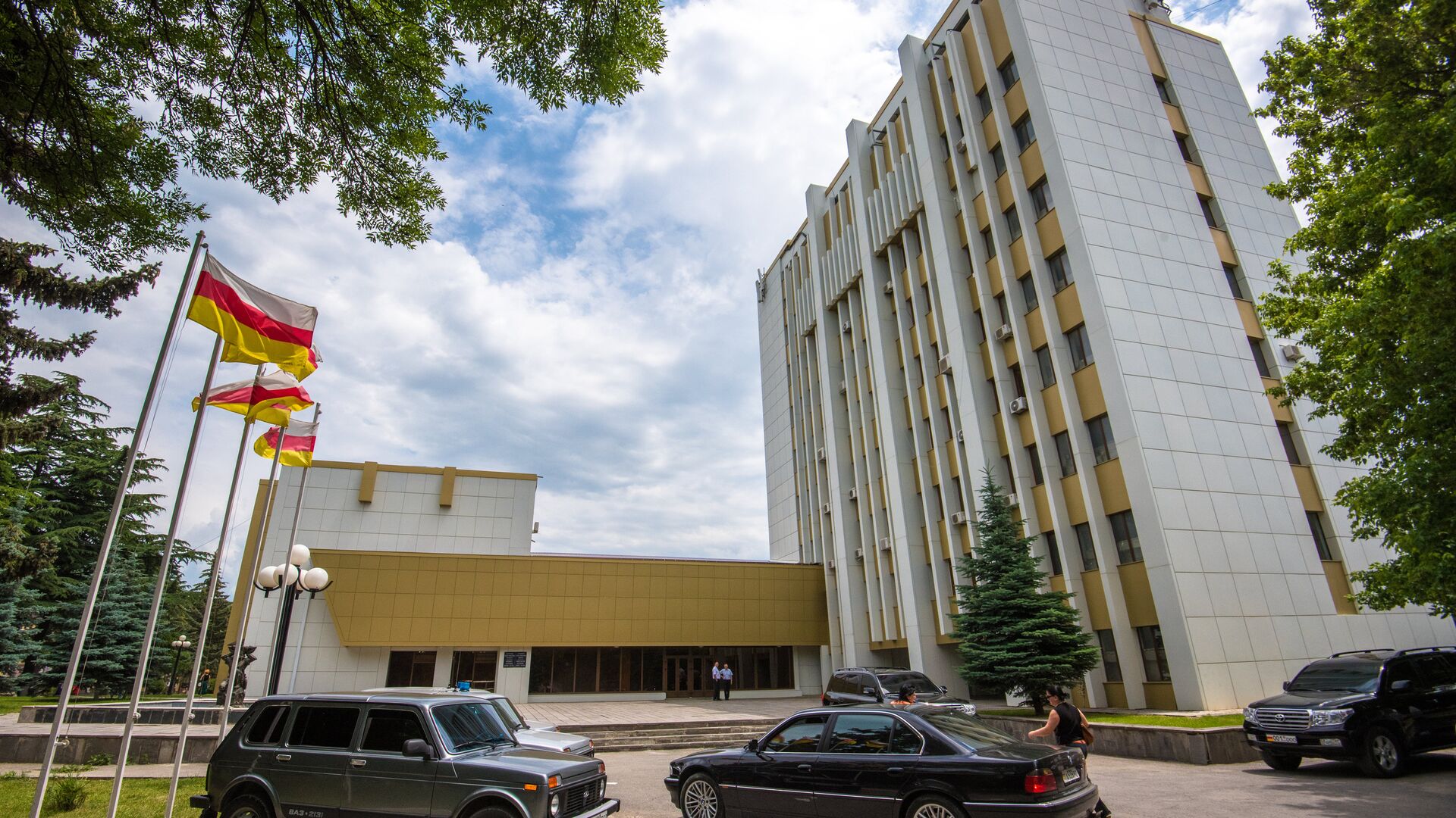 Здание администрация президента Республики Южная Осетия в Цхинвале - РИА Новости, 1920, 25.12.2022