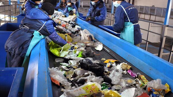 Сжигать нельзя закапывать: переработка и утилизация отходов в России