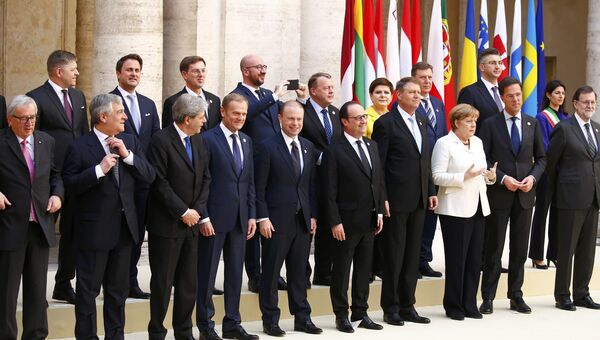 Совместное фотографирование лидеров стран Евросоюза на встрече в Риме, 25 марта 2017 года